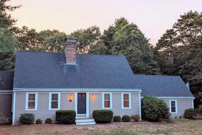 Image de Fall Discounts! Book Your Perfect Cape Cod Getaway. . . October 200/night