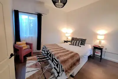 Image de New! Spiral Pine Retreat, your Los Angeles getaway!