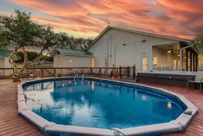 Image de Private Hilltop Oasis with Pool, Game Room, Outdoor Pavilion