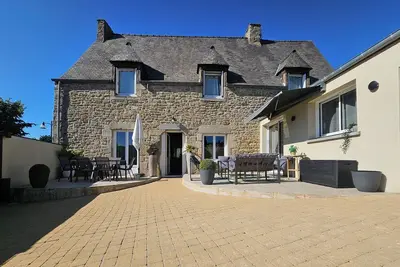 Image de Villa Parker, maison T5 centre de Dinan avec 2 terrasses.
