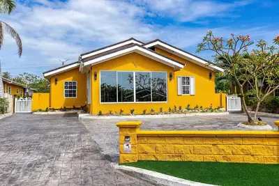 Image de Coastal Pleasures 4-Bedroom