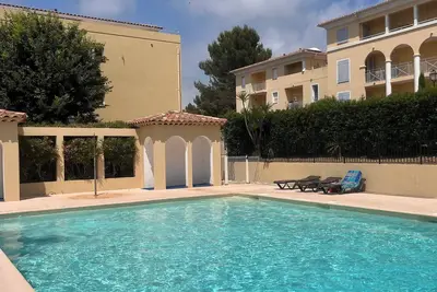 Image de Riviera rêve, Antibes. Résidence prestige avec piscine au coeur de la Côte d'Azur