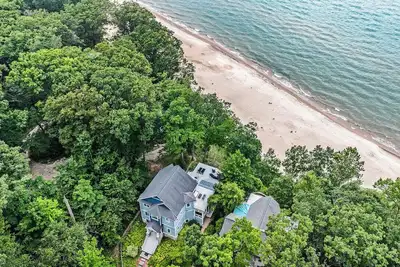 Image de Stunning Lake Michigan Home w/ Private Beach