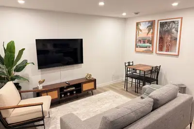 Image de Serene Stay 15mins from Calgary Airport