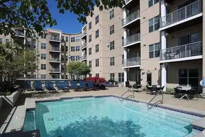 Image de Two CozySuites at the Banks with Pool! 17