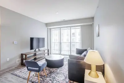 Image de CozySuites at the Banks  gym, pool 11