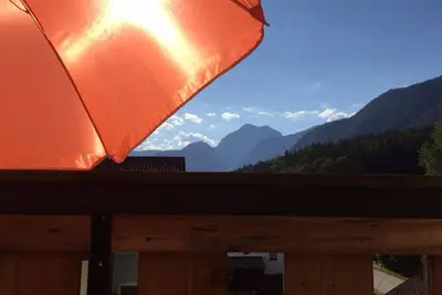 Image de Tastefully furnished vacation apartment near Hallstatt with a great view.