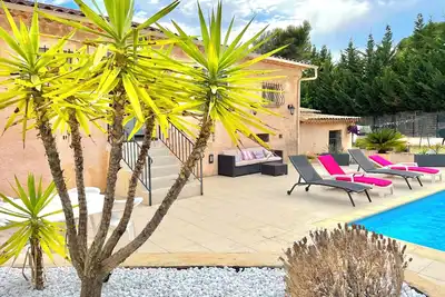 Image de Appartement T2 dans copropriété (Villa) avec accès piscine