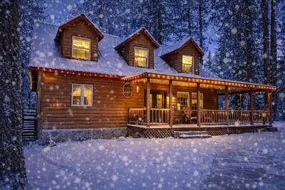 Image de New Listing! Sauna, Backs Forest Trail, Dog Friendly, Cable