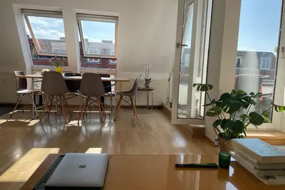 Image de Bright top floor apartment in Kreuzberg with a view of the Spree, incl. air conditioning