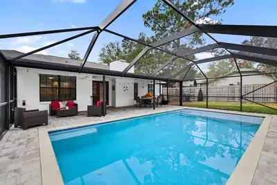 Image de Private Pool | Sleeps 11 | Sunny Side Retreat | Bluewater Bay