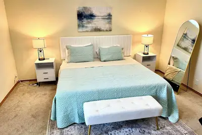 Image de Spacious 4br King bed Modern Home Perfect for Teams and Families near East Mall