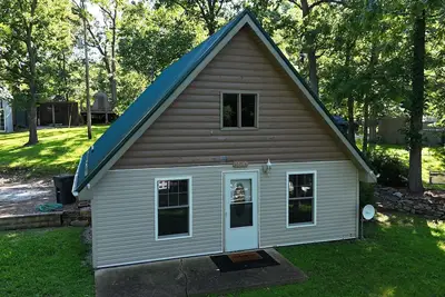 Image de Hunters Paradise on The Lake. Cozy 2 bedroom house with large back yard