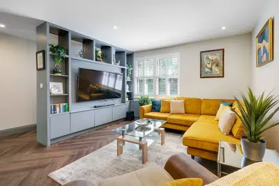 Image de Central Windsor Luxury | 3 Beds + Spectacular Social Kitchen & Lounge