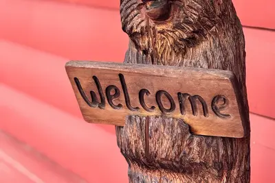 Image de Country style log cabin on private 4 acres lot minutes from downtown Saratoga