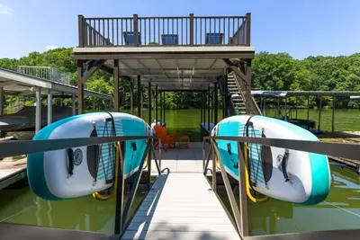 Image de Dockside Dreams-**Best Game/Movie Room at the Lake