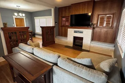 Image de Cozy 1916 Uptown Treasure!