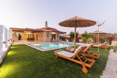 Image de Quiet 2 bedroom and 2 bathroom villa with a big infinite swimming pool