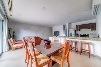 Image de 2 bdr large apartment - No car needed