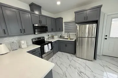 Image de Brand New, Spacious & Stylish – Your Perfect Getaway Awaits!