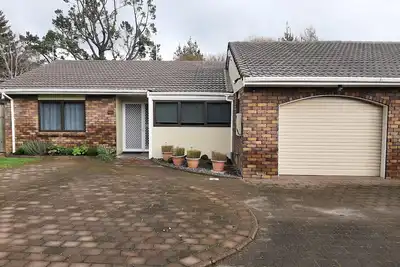 Image de Peaceful by the stream