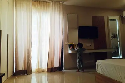 Image de Jigyasa Comfy Studio in Vrindavan near Bankebihari Prem Mandir Ac Balcony kitchn