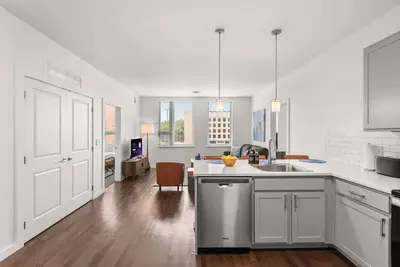 Image de Prime Location 2br  Apt Near Clinic & Cwru