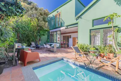 Image de Secluded and elegant house with pool, perfect for four people