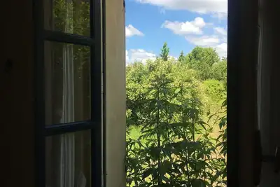 Image de Gîte spacieux, cadre idyllique boisé en bord de ruisseau avec hamac & barbecue