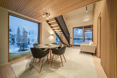 Image de Aavalevi Frozen Chalet, Top of Mountain