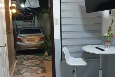 Image de Parayno's Transient Room in Marikina with free Netflix / Centrally Located Place