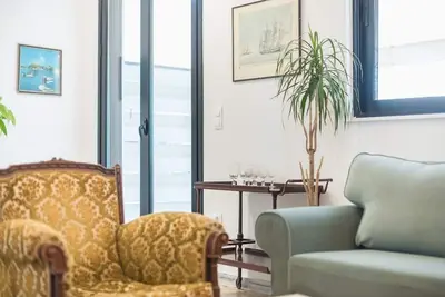 Image de Spacious 2 Bedrooms Apartment w/Balcony In City Center