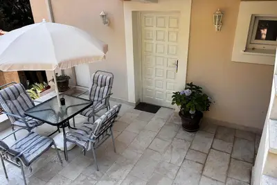 Image de 1-Bedroom Apartment with Terrace, Kitchen and Air Conditioning