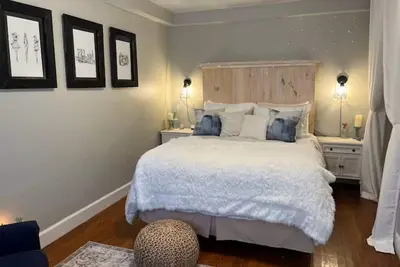 Image de Safe Neigborhood-walk to Train-McLean Ave, 30mins to Nyc~Easy Parking~Free Wifi