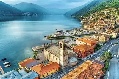 Image de A Vintage Jewel with Panoramic Lake Views