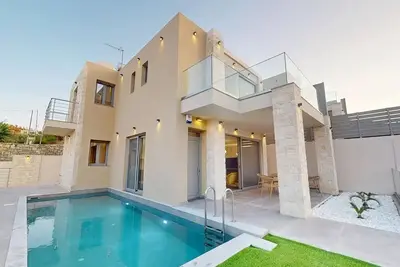 Image de Cretan serenity Awaits: Elegant Mountain-View Villas with Private Pool