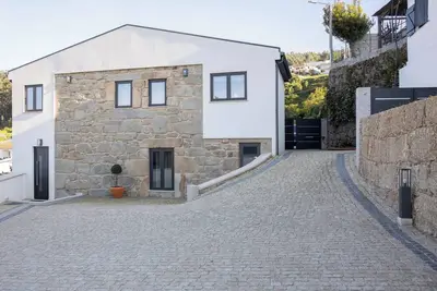 Image de \nA calm and peaceful place, ideal for families, surrounded by history.