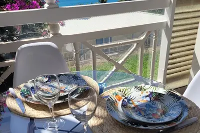 Image de T2 Ti Madinina vue mer avec piscine Le Diamant