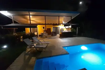 Image de Charming, very private 2-bedroom casita in Ojochal with WiFi and solar.