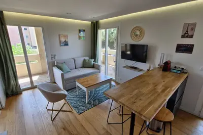 Image de Appartement avec Wifi & balcon en front de mer