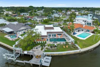 Image de Waterfront Oasis w/ Pool, Spa, Boat & Jet ski Dock, Game Room & Outdoor Kitchen