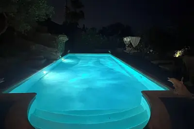 Image de Grande villa 10 personnes à 30 min de l’aéroport avec piscine et jaccuzi!