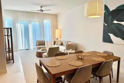 Image de Luxury new build - 2bd+den - Gated - Pool, Gym and Beach access - Up to 6 people