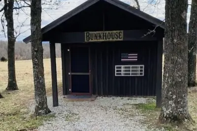 Image de Welcome to the Bunkhouse cabin at Elkhorn Cabins