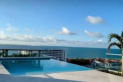 Image de 1 Bedroom by the Sea. Private Jacuzzi