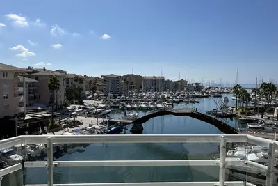 Image de Port Fréjus Le Miramar, vue exceptionnelle, grand balcon 25m2 4 personnes; 2 chambres, 85m2