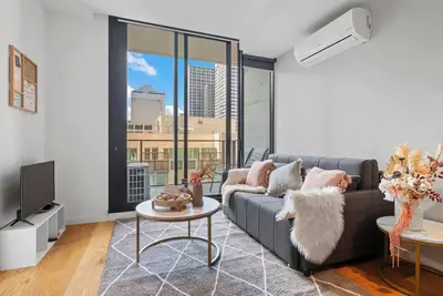 Image de Ultra-Convenient Cbd Pad - 2min to Southern Cross