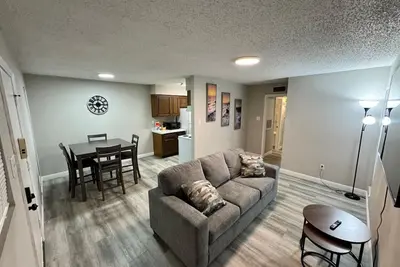 Image de 1br Retreat • Cozy & Bright