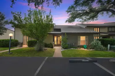 Image de Lake Travis Waterfront Townhome w/Stunning Views