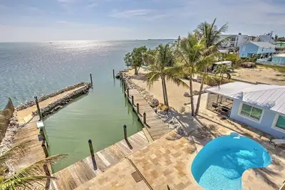 Image de Loggerhead Lodge updated 4bed/4bath main house with 1bed/1bath guest house, private pool, dockage & open water views